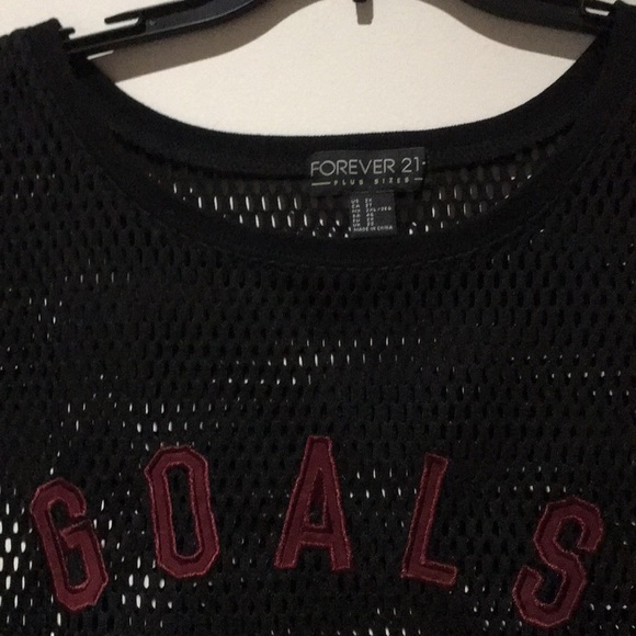 Black Top- Burgundy Letter - Picture 2 of 3